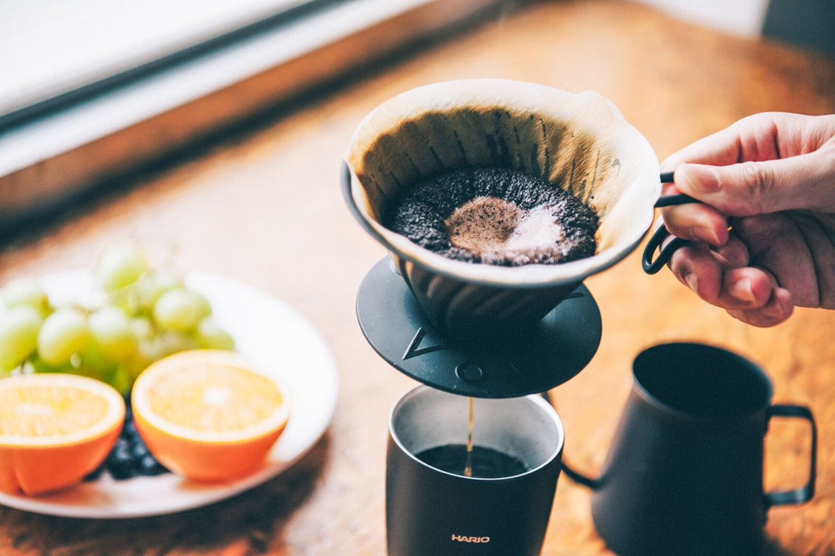 Dripper V60 métal noir, détail